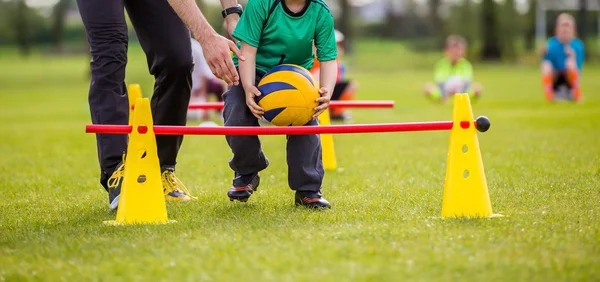 NBA｜送鹈鹕4连败 独行侠蛇年报喜