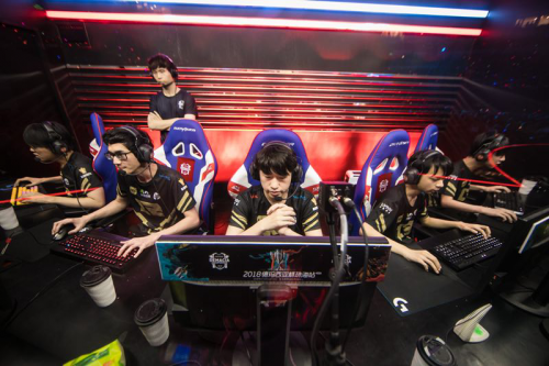 的背景下 的背景下